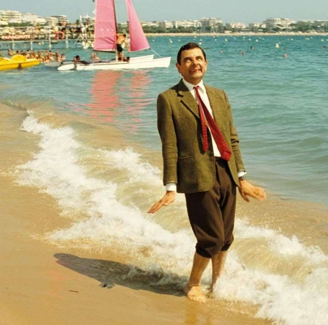 Yazın bitmesine ON DÖRT GÜN kaldı bırakın tatile gitmeyi denizde çekilmiş şöyle bir fotoğrafım bile olmadı daha
