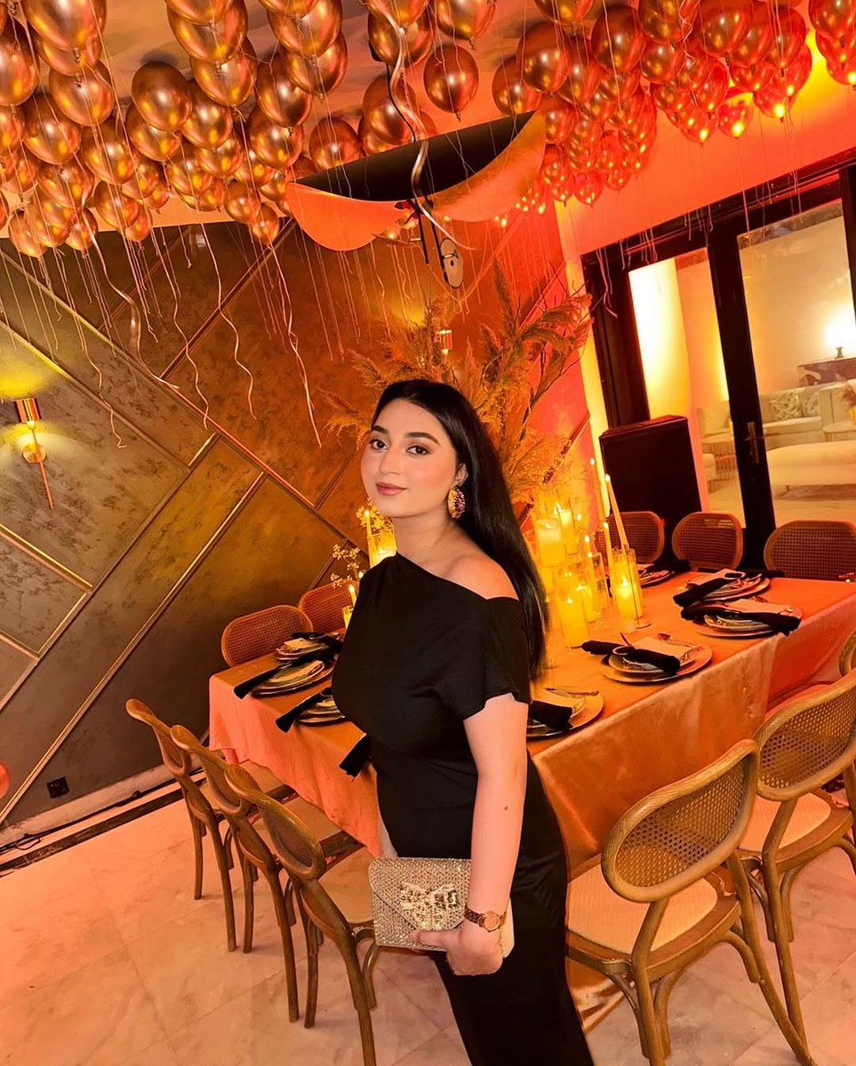 fatima_quee_788's tweet image. &quot;Elegance is the only beauty that never fades ✨🖤 #ClassyVibes&quot;