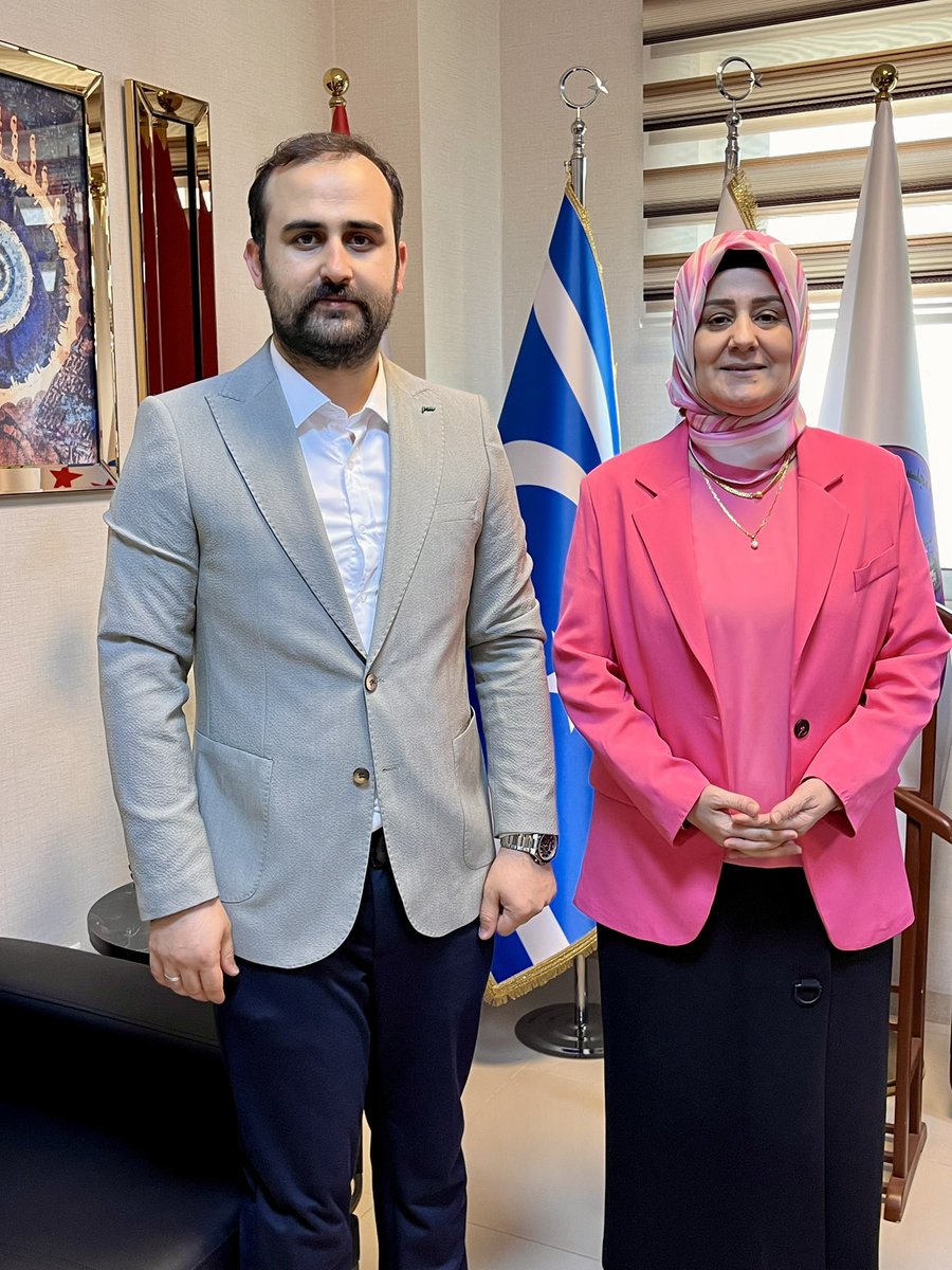 في إطار تعزيز التواصل وتكامل الرؤى، كان لنا لقاء مثمر مع أعضاء مجلس المحافظة، السيدة سوسن جدوع والسيد احمد رمزي.

نثمن عالياً جهود السادة أعضاء المجلس، ونجدد التزامنا بالعمل المشترك من أجل الدفاع عن حقوق أبناء محافظتنا وترسيخ حضورهم السياسي بما يليق بتاريخهم وتضحياتهم.