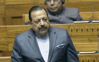 airnews_ghy's tweet image. বিজ্ঞান আৰু প্ৰযুক্তি মন্ত্ৰী  @DrJitendraSingh কয় যে ২০৩৫ চনত ভাৰতীয় অন্তৰীক্ষ কেন্দ্ৰ স্থাপন কৰা হ&apos;ব আৰু ২০৪০ চনত চন্দ্ৰ অভিযান হ&apos;ব। তেওঁ শুভাংশু শুক্লাৰ সফল অভিযানক প্ৰশংসা কৰিছে আৰু মহাকাশ খণ্ডৰ উদ্ভাৱন, গৱেষণা আৰু অৰ্থনৈতিক অৱদানৰ কথা উল্লেখ কৰিছে।
#IndiaSpaceProgram #ISRO