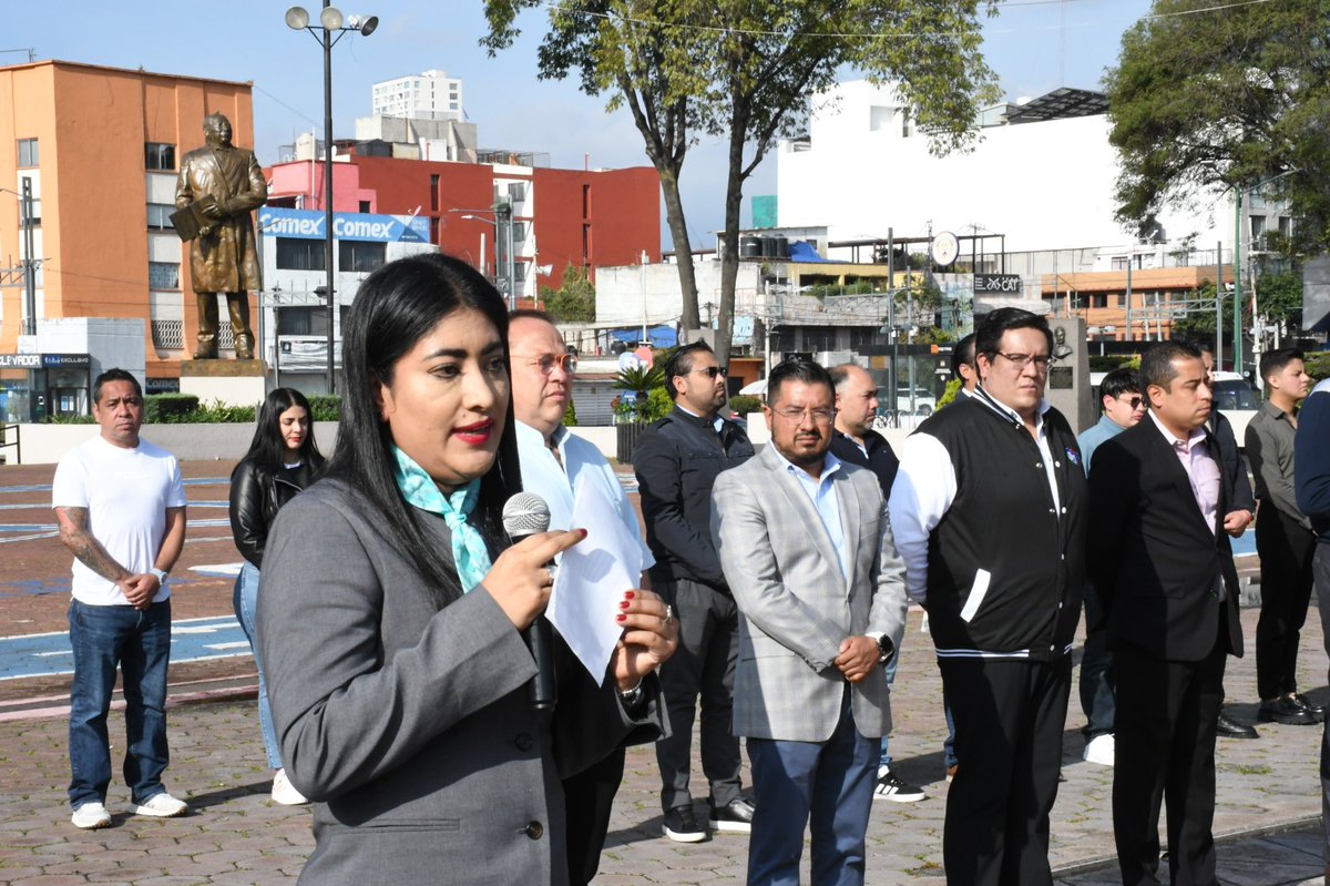 Arrancamos una nueva semana con energía, compromiso y la convicción de seguir trabajando por nuestras vecinas y vecinos. 🙌🏼
Desde la alcaldía Benito Juárez les deseamos que tengan una gran semana.
#OrgulloBJ #OrdenYSeguridad
