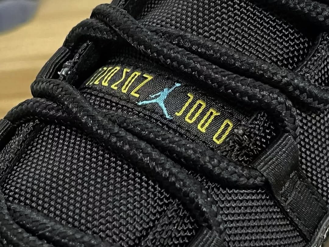 JustFreshKicks tweet media