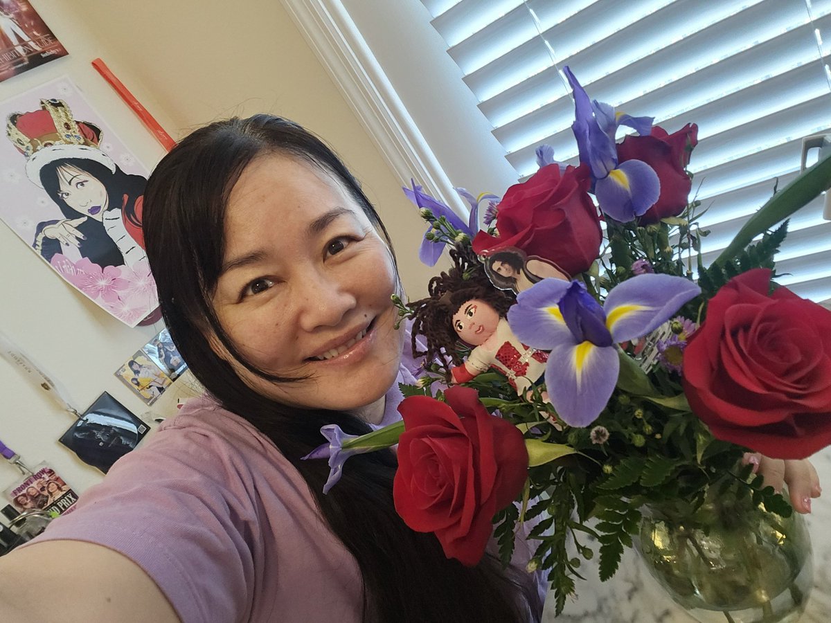 EmiSakura_gtmv's tweet image. I received flowers from Best Bros. I&apos;m so happy, the water in the vase is my tears.🥹　#ChocoPro