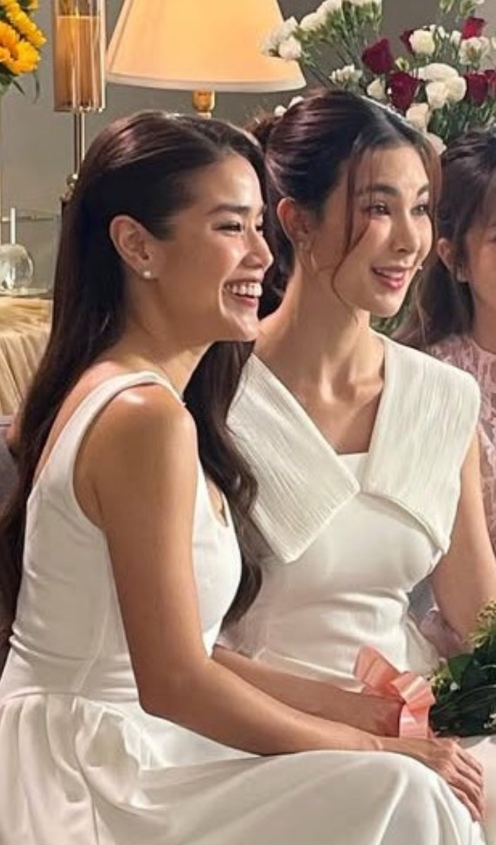 เนื้อเรื่องยังไงไม่รู้ แต่รูปนี้ไม่เล่นนะคะ จดทะเบียนสมรสเท่านั้น