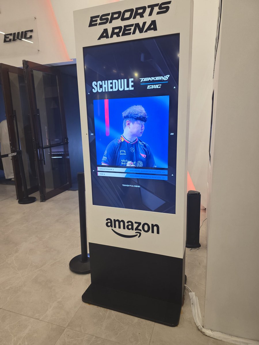 Time to back to home. 
My flight was canceled, so I'll be returning later than scheduled. 
I plan to rest for a while when I get home. 
Because of the constant practice and touring, I only spent a week at home in July. After rest, I plan to go on tour again. 
Thank you!