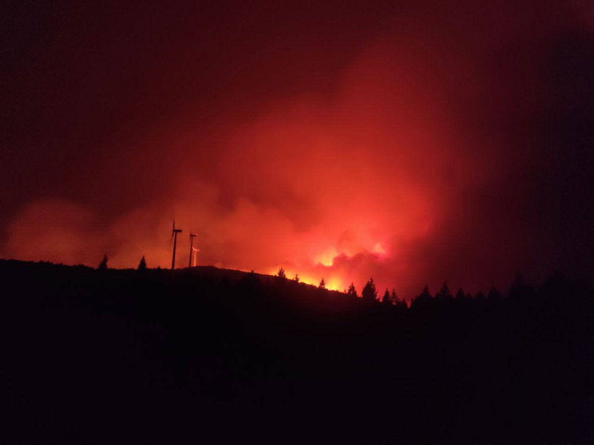 🔥 Mientras los incendios forestales continúan arrasando la península, hablamos con un bombero forestal, portavoz de <a href="/BBFFLuchaCyl/">Asociación de Trabajadores IIFF CyL 🔥</a>, asociación de trabajadores forestales de Castilla y León.

🗞️ Entrevista completa: poderpopular.info/2025/08/18/ent…