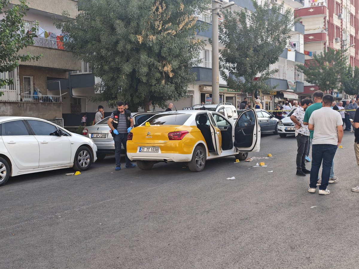 Taksideki karısını silahla yaraladıktan sonra canına kıymaya kalkıştı!

mardinlife.com/asayis/takside…