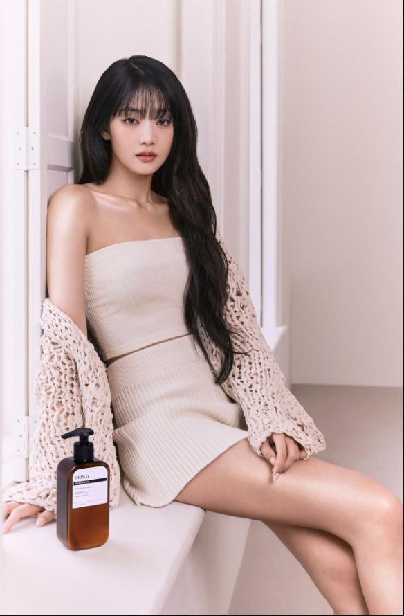 RAnderson73393's tweet photo. 大瓜来袭：：花滑女神李海仁酗酒后性侵师弟 徐玟圭， 队友刘永现场观战并拍摄！泄密视频！！！有了，��刚才出的资源。https://t.co/hDSEt7CYfC，130829  #女选手  #徐玟圭 ##醉酒 https://t.co/rvnSS55Ktu
