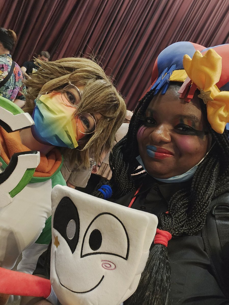 demonbellez44's tweet photo. All the cosplayers I met at flamecon yesterday! 

#theamazingdigitalcircus #theamazingdigitalcircuspomni #pomnicosplay #theamazingdigitalcircuscosplay #spudsypomnicosplay #flamecon #flamecon2025 https://t.co/bs1FSQlNLH