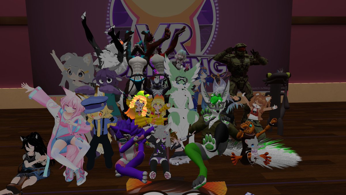 Session 234 at #VRDancing was by <a href="/Dragonc0/">Dragonc0</a> !

Really special one this week, all of the videos were done by dragonc0 himself, in VR and IRL!
And even the choreography he made himself!
Thank you for the playlist^^

Join us Saturdays, EU &amp; NA Timeslots
#VRChat #Dancing #Dance