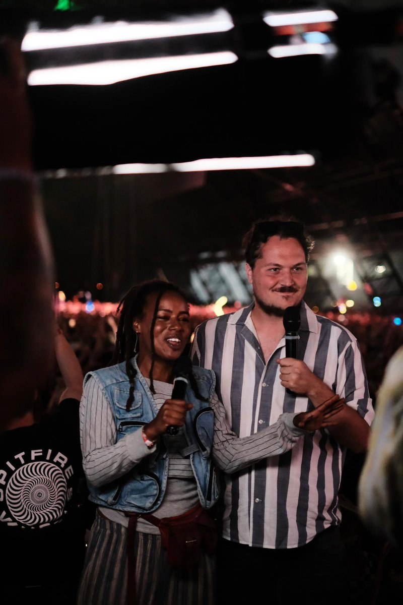 Dit hele weekend met <a href="/evacleven/">Eva Cleven</a> het televisie verslag gedaan van Lowlands (<a href="/Rapid_Razor_Bob/">Lowlands Festival</a>) op <a href="/NPO3/">NPO 3</a>. Wat een ervaring, en wat een editie! Al het moois van het festival check je nu op NPO Start! 📺🎸

npo.nl/start/serie/lo…