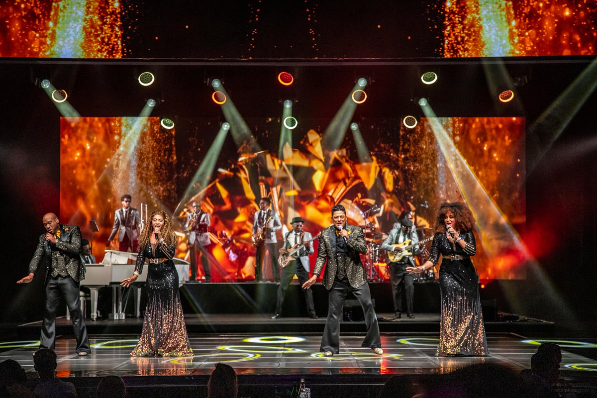 Le Monte-Carlo Summer Festival s’est clôturé vendredi 15 août, avec Giorgia, la grande artiste italienne à la renommée internationale. Cette édition était assurément un grand cru, qui nous a fait vivre de beaux moments dans la magnifique Salle des Étoiles du Sporting Monte-Carlo.