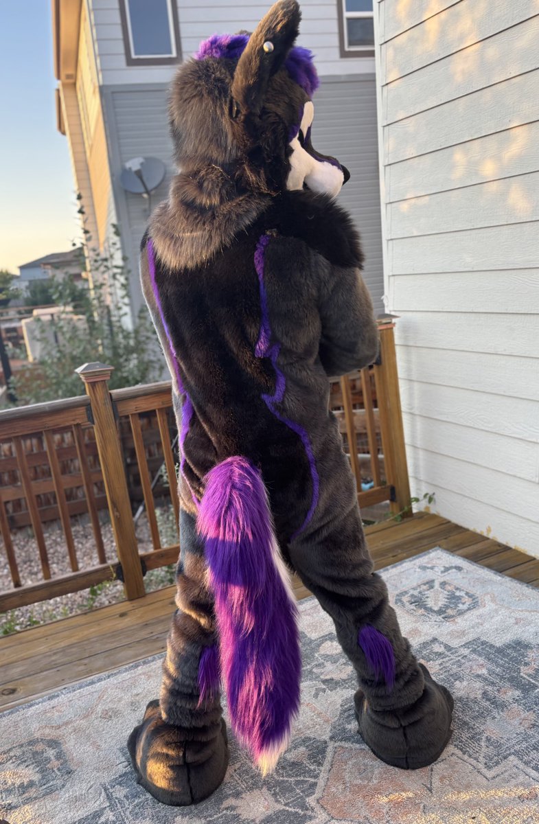 Welcome Kato to the Yappy Ki Yay family! This slim fit plantigrade suit features industrial piercings , snake bites, and gauges! He also has a NFC boopable snoot for easy social media sharing. 🌵

This cowpoke will be at Furrydelphia 🤠
