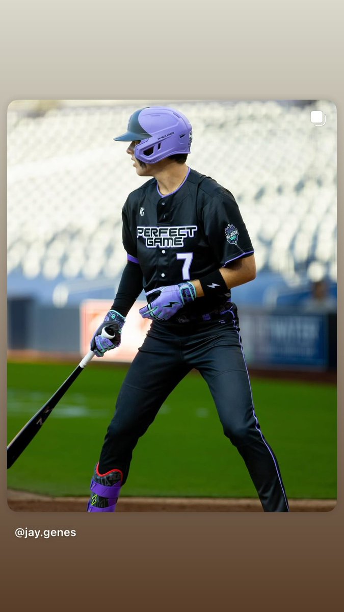👀I spy a Dinger Bat! #GradyEmerson #TheyJustHitDifferent