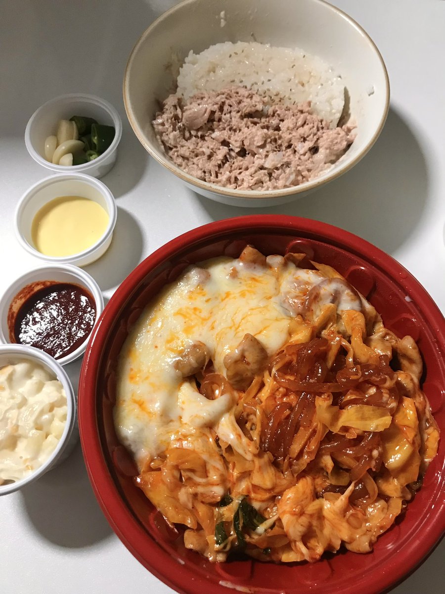 다들 치즈폭탄 야채곱창에 참치마요밥 어때요
