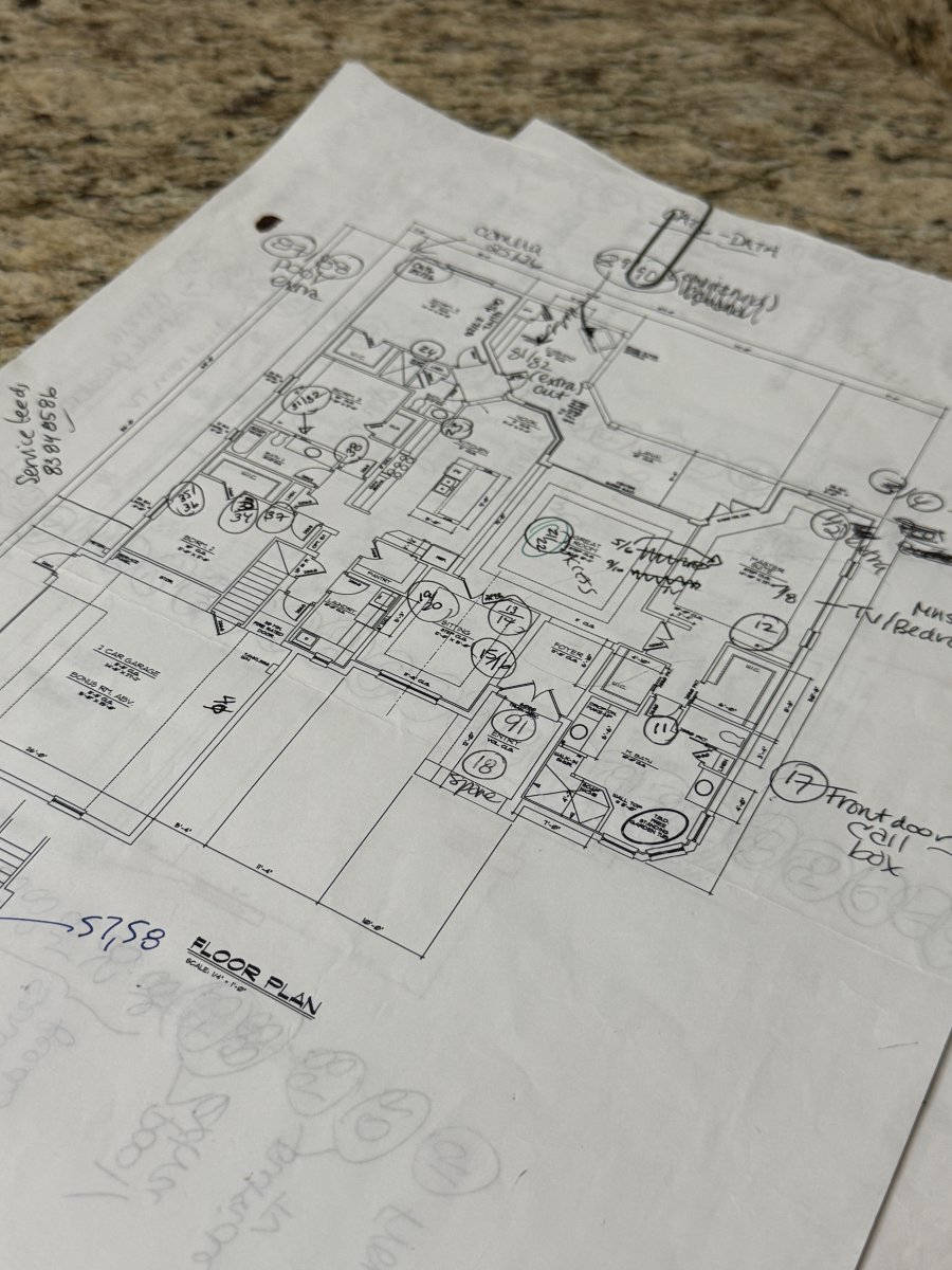 Another happy out-of-state buyer is closing on a luxury Lakeland home, thanks to Jared and Focus Group Florida KW 💜 Not to worry. See other Lakeland homes for sale $1M plus here now 👉 ow.ly/qb1Z50VyWIo #luxury #florida #realestate