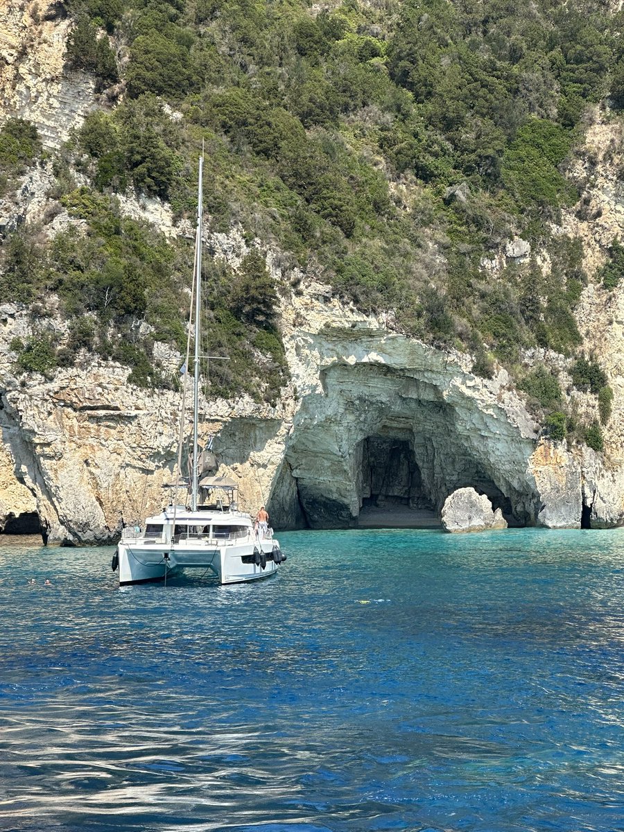 learahmani's tweet photo. παράδεισος στη Γη 🥹 https://t.co/ATFmbAHnZ3