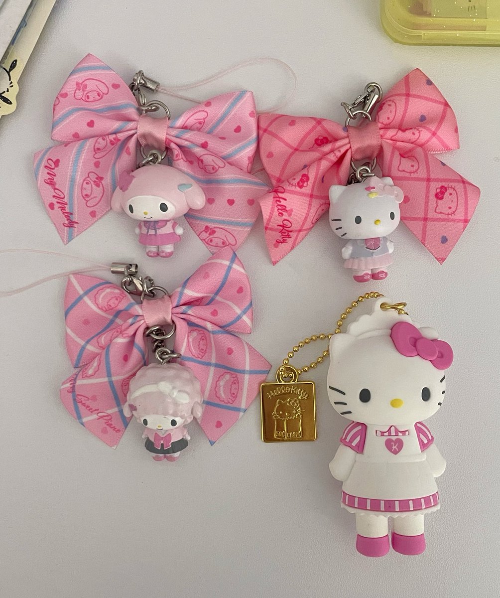 midstcanis's tweet photo. 🎀wts / พร้อมส่ง
ส่งต่อของสะสมค่า มือ2 สภาพตั้งโชว์
มายเม 250 b.
คิตตี้ 250 b.
เปียโน 200 b. *มีตำหนิเล็กน้อย
คิตตี้เมด 400 b.
📮ค่าส่ง 40฿ 
#ตลาดนัดsanrio #ตลาดนัดซานริโอ้ #พวงกุญแจคิตตี้ #ของเล่นญี่ปุ่นมือสอง #พวงกุญแจ #พวงกุญแจsanrio #ส่งต่อ #ตลาดนัดซานริโอ #ของเล่นญี่ปุ่น https://t.co/Kem9E5Wcgc
