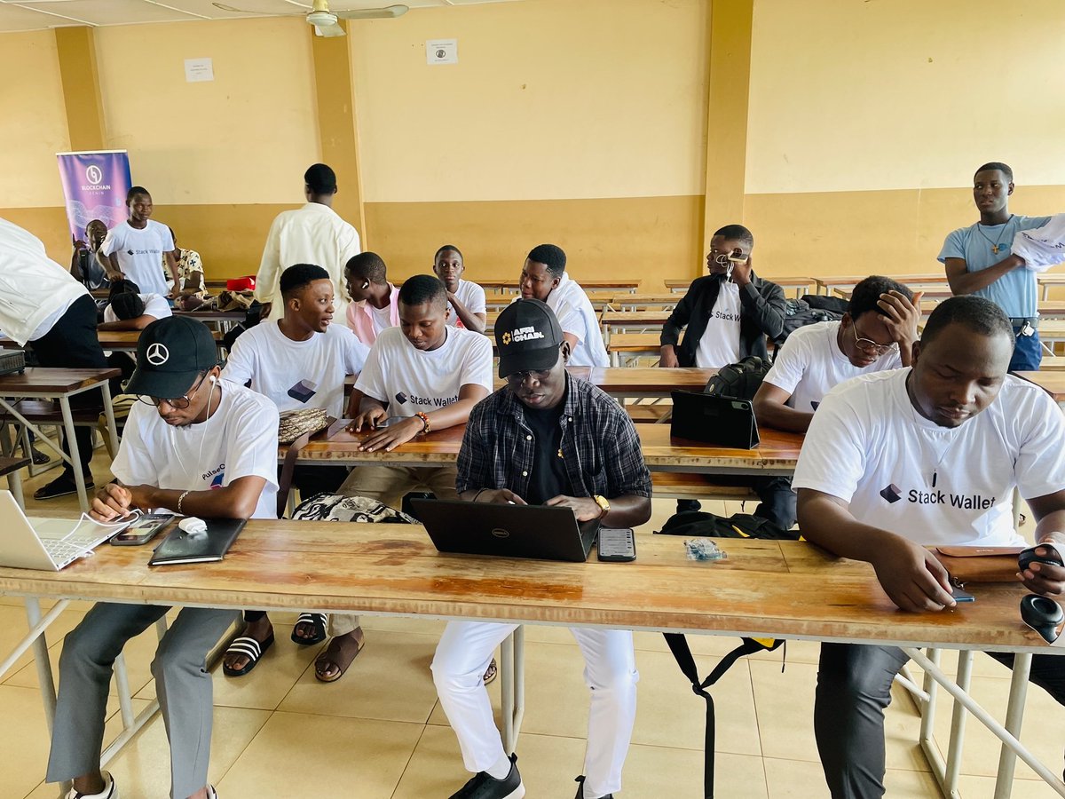 Sodiko123's tweet image. J’ai participé mercredi dernier 13 août à un meetup autour de la crypto &amp;amp; du Web3, avec un focus sur Stack Wallet organiser par @mercianoalia
Un événement riche en découvertes, en rencontres et en apprentissages. Je vous fais un bref récap 👇
#Web3 #Crypto #StackWallet