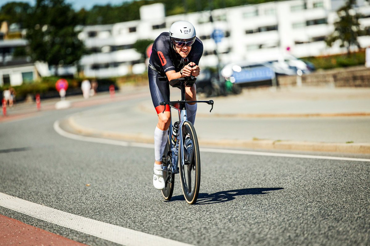 PimpCS2's tweet image. “Jacob you are an Ironman!!!”

I will never ever forget yesterdays emotions, what a day 🥹

9 hours 
9 minutes 
12 seconds 

———————————

Swim: 1h13m (01:52/100m)

T1: 6m12s

Bike: 4h34m46s (39.08 km/h)

T2: 3m22s

Run: 3h11m41s (04:30/km)