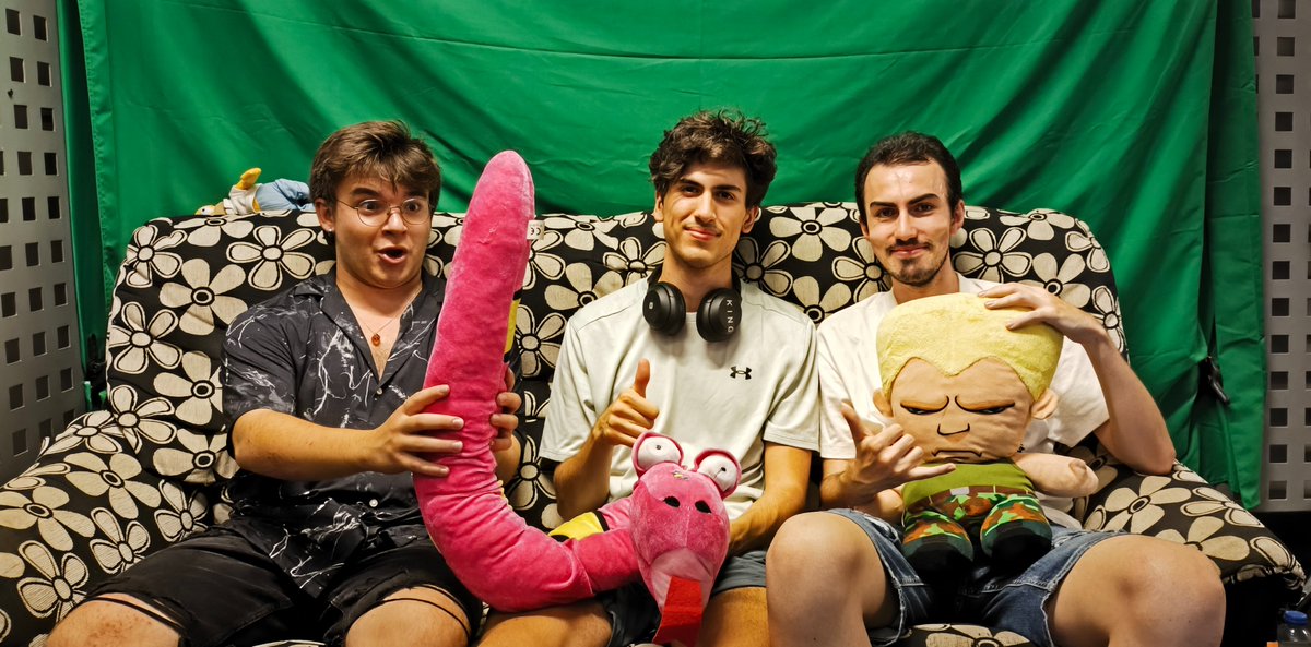 Aquí tenéis una foto de <a href="/columwing/">columnaalada</a> (sustituyendo a Garrote (🥉), que se tuvo que ir) con el top 2, <a href="/putoking_/">kaizen (0.2%)</a> (🥇) y <a href="/Darkmoloo/">Molo</a> (🥈)