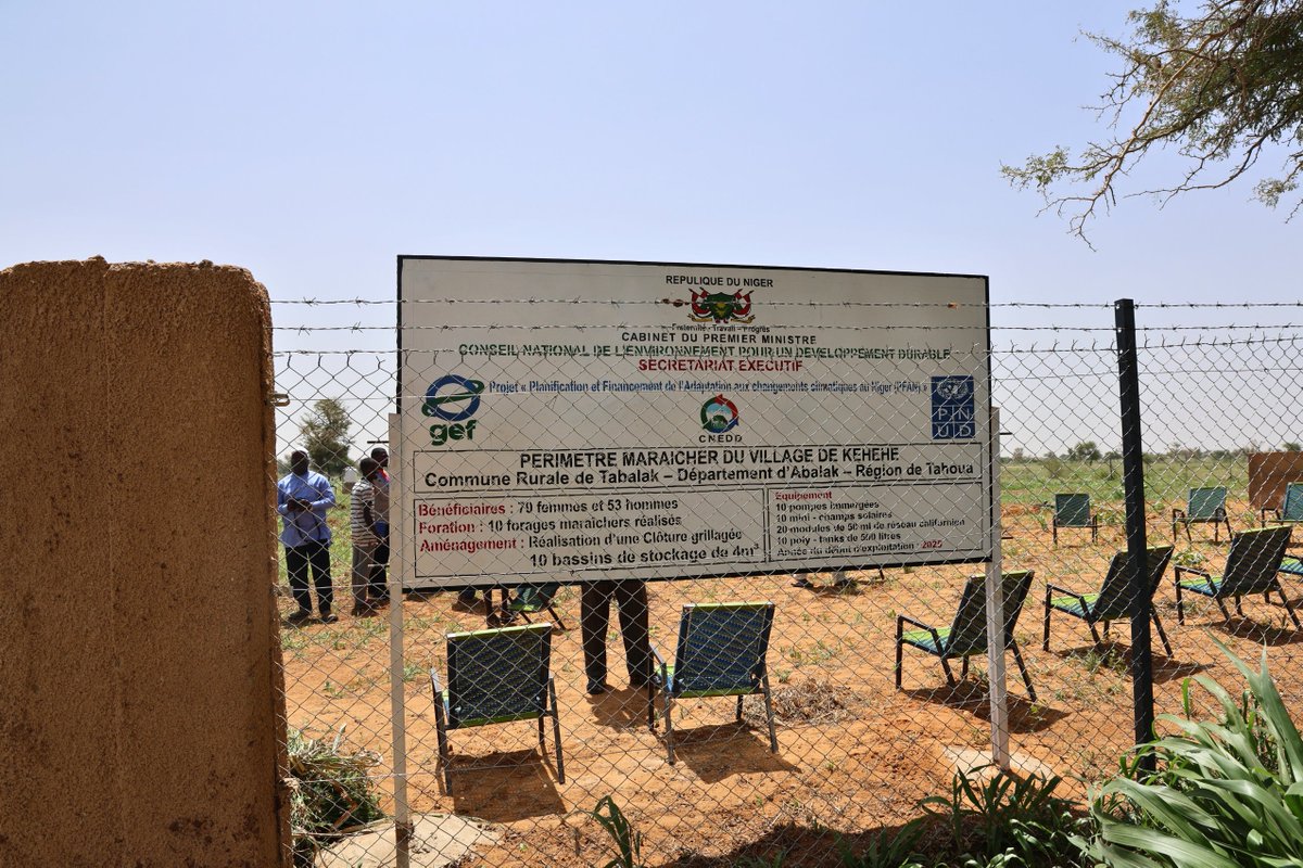 PnudNiger's tweet image. 🌱 1ère newsletter PFAN !
@PnudNiger &amp;amp; le CNEDD, avec l'appui du @theGEF présentent les impacts de l'act° climatiq au 🇳🇪

✅ Forages d'eau + récupérat° de terres
✅ 210 exploitants formés; dont 126 femmes
✅ Visite terrain du PNUD &amp;amp; autorités 

➕d'infos : go.undp.org/wMH