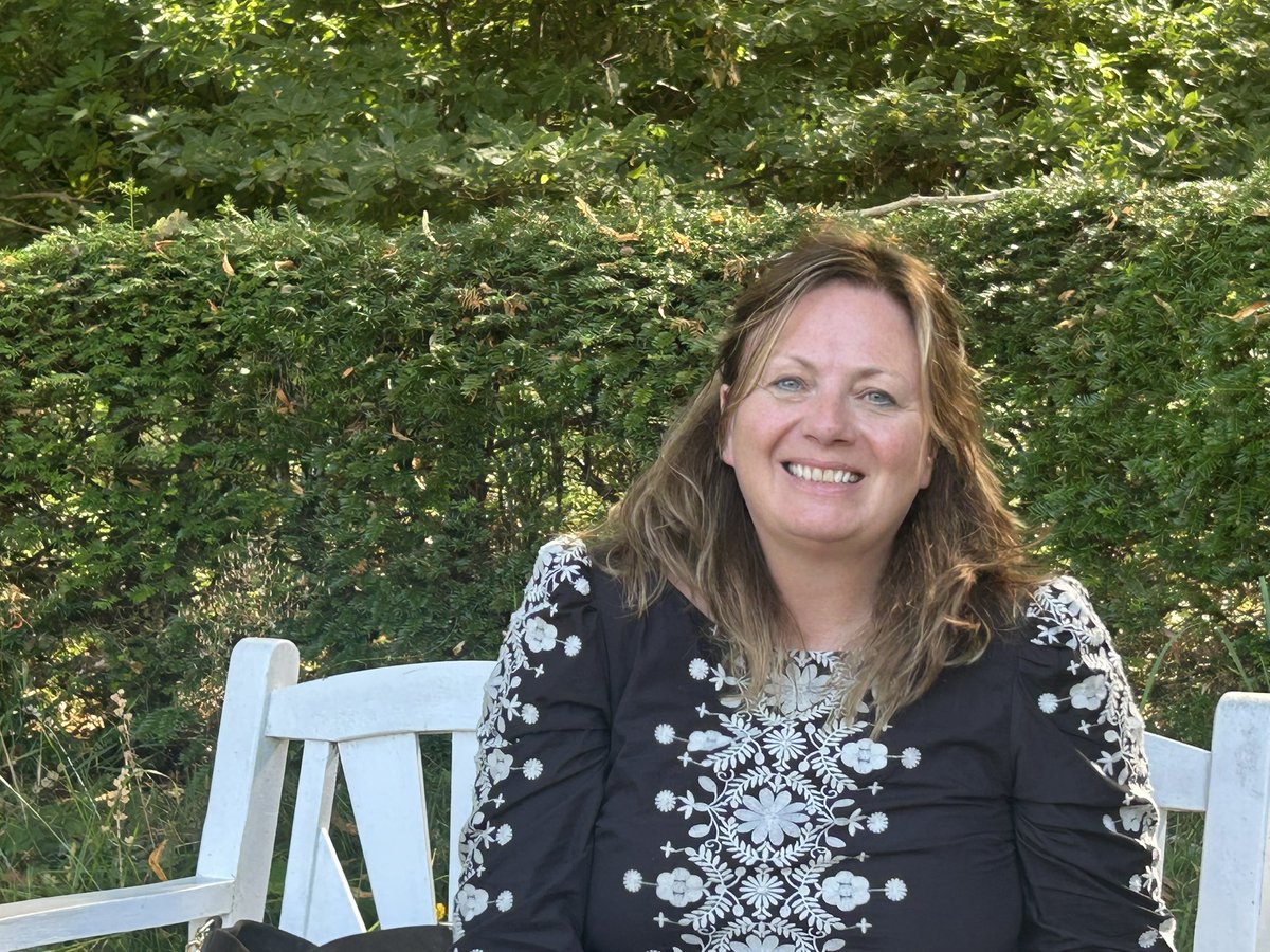 Alison_S_Taylor's tweet photo. Enjoying the views of the River Clyde from #Langbank 

Beautiful gardens, views across the River Clyde, forest walks, swans, waterfalls and ponds, cafe, play areas @finlaystonepark - great place to have a picnic too ! 

#FinlaystoneEstate #NaturalBeauty #JohnKnox https://t.co/8SopE8Es4C
