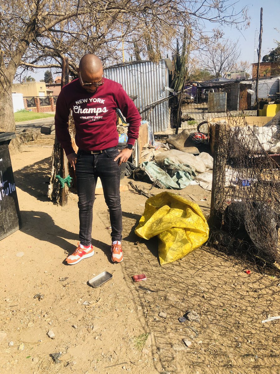 Rethabilem's tweet image. [Comedy Cares] I was in Tembisa this morning in a place called Endweline through our foundation - @DameConcepts Foundation #TechCares #ComedyCares