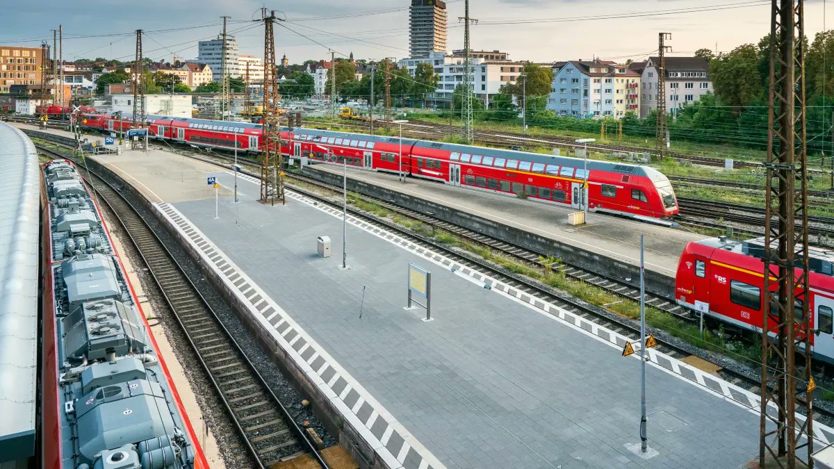 #SWPPlus #Sperrung #Hauptbahnhof #IHK #DB Kein Zug in #Ulm: Heftige Kritik an Bahnhof-Sperrung - OB fordert Verschiebung swp.de/lokales/ulm/fa…