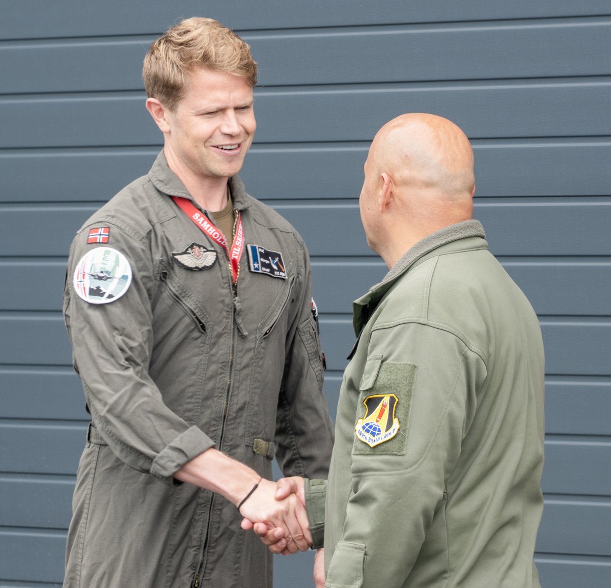 AFGlobalStrike's tweet photo. Total Force Airmen support #BTF operations in Norway! This team-up allows crews to refine tactics, enhance flexibility & strengthen coordination - staying ready to respond at a moment’s notice. #BomberTaskForceEurope
@SHAPE_NATO | @NATO_AIRCOM | @HQUSAFEAFAF | @Luftforsvaret https://t.co/pu3TvCxOqj