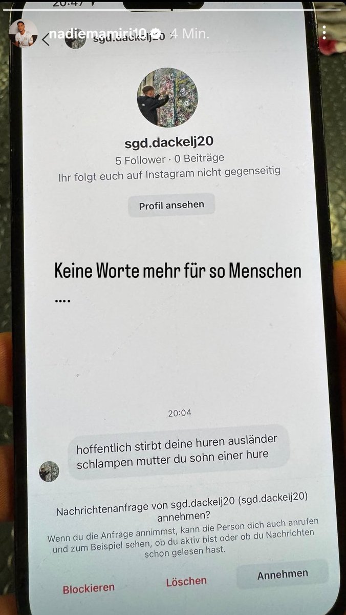 Normalste DM, die man als Profifußball nach einem Pokalspiel gegen Dynamo Dresden erhält.
Manche müssen echt mal Gras anfassen und realisieren, dass Fußball nur ein Spiel ist.
#SGDM05 #Mainz05