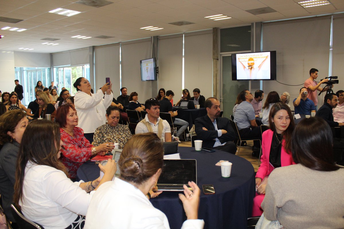 MaestriaESI's tweet photo. "V Seminario de Gestión e Internacionalización de la Educación Superior"

Un espacio de reflexión, aprendizaje y diálogo en el que compartimos experiencias, conocimientos y buenas prácticas.

Agradecemos la participación, les compartimos algunas fotografías.

🎓💻📚🌎 https://t.co/Dlsttofcg1