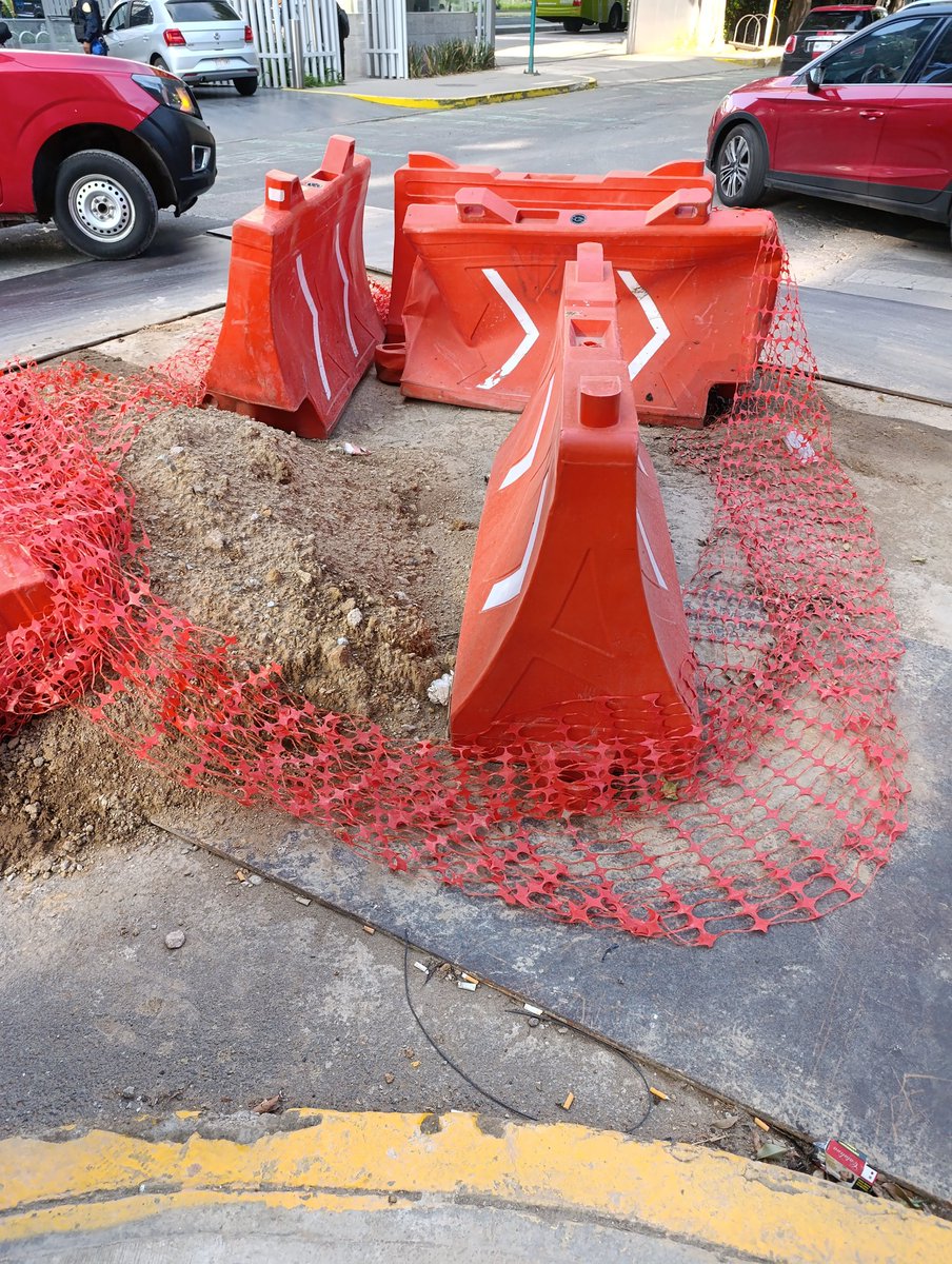 <a href="/AlcaldiaMHmx/">Alcaldía Miguel Hidalgo</a> <a href="/SEGIAGUA/">Secretaría de Gestión Integral del Agua</a> cuando van a terminar los trabajos en laguna de mayran tienen la calle hecha un desastre y no avanzan con la reparación <a href="/CuadranteME/">CuadranteMarianoEscobedo🌳🚴‍♀️🚶🏻‍♂️</a> <a href="/emilioimplant/">el niño perdido</a> <a href="/ParquesPolanco8/">#ParquesPolanco 🌳</a> <a href="/PoligonoMH/">Polígono MH</a> <a href="/vecinos3lagos/">TresLagos</a> <a href="/Vanis2024/">Vanina Scaldaferri</a> <a href="/nmas/">NMás</a> <a href="/LagoAlbertoMH/">#LagoAlberto 🚴🏻‍♂️🌳</a> @