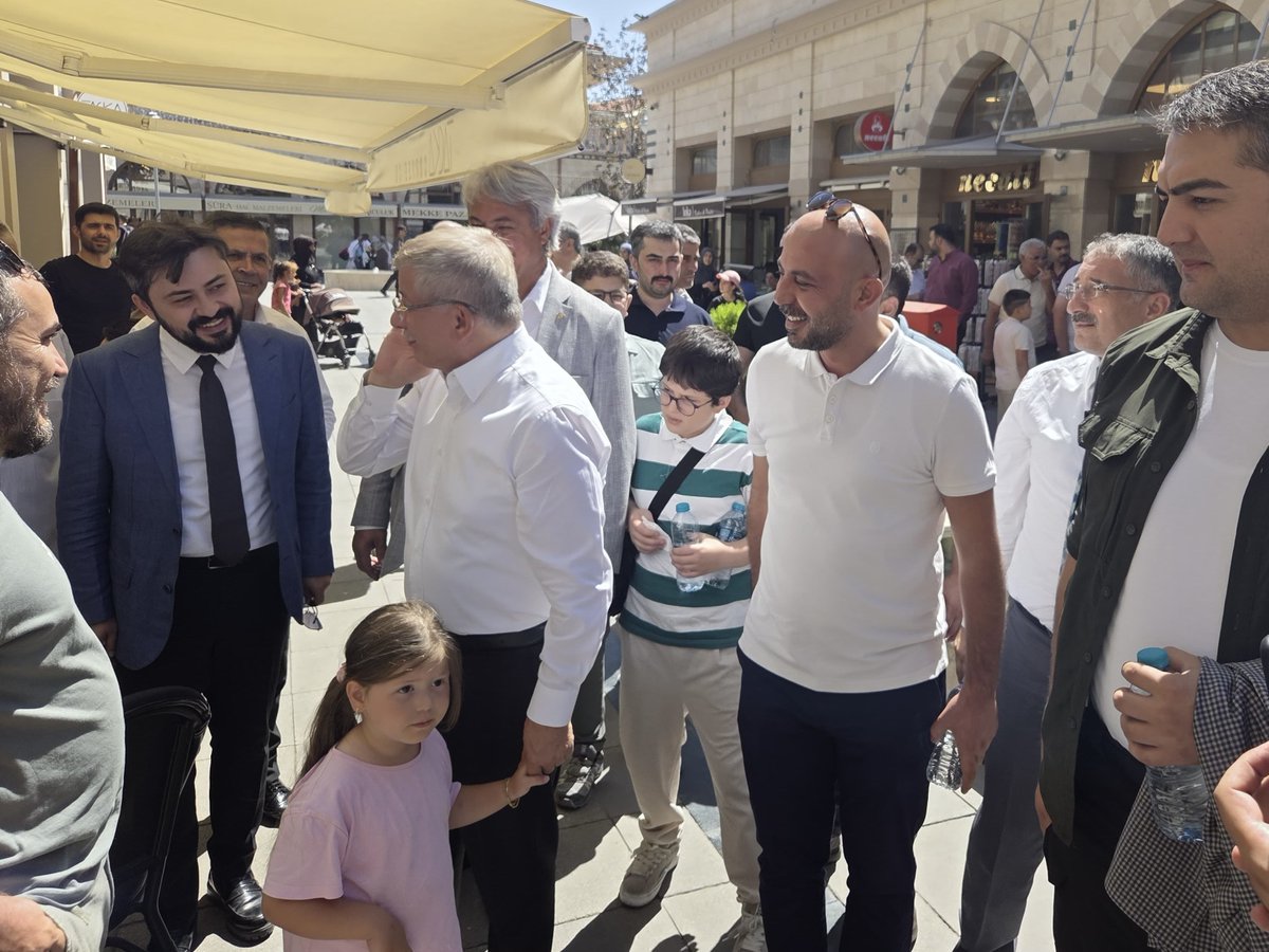 BMustafaGozel's tweet photo. Konya'daydık.

Genel Başkanımız ile birlikte başta Şehit ve Gaziler Derneği olmak üzere sivil toplum kuruluşlarını ziyaret ettik, esnafımızla ve vatandaşlarla dertleştik.

Son olarak yangınla mücadele esnasında şehit düşen TAİ TUSAŞ mühendislerimizden Muharrem Can'ın ailesine taziye ziyaretinde bulunduk.

@GelecekPartiTR @Ahmet_Davutoglu