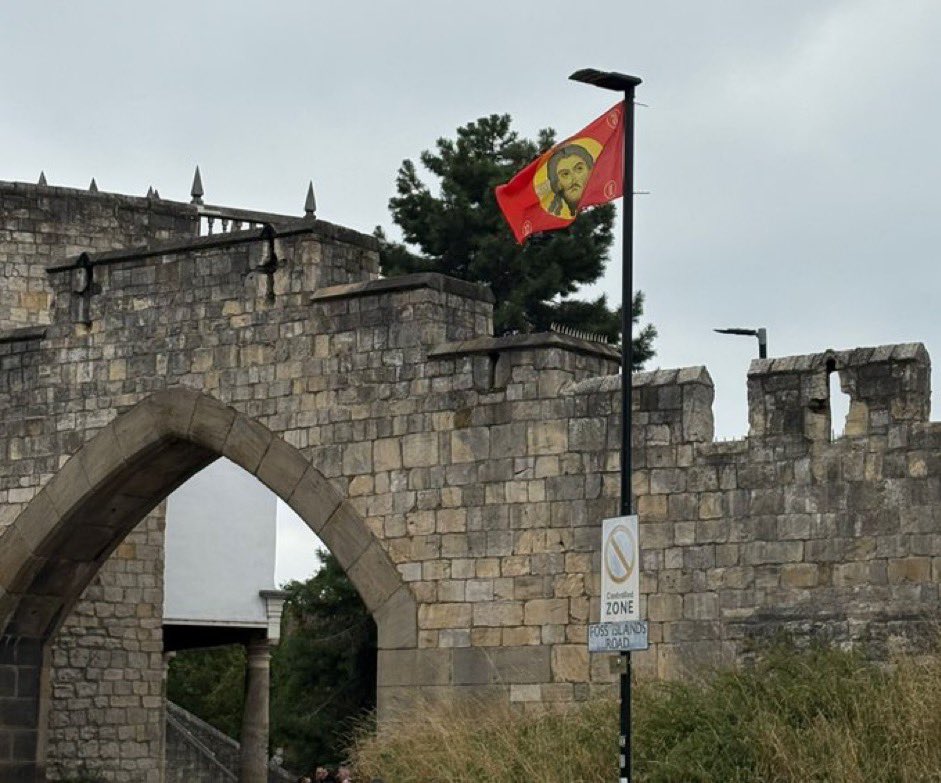 🚨BREAKING: Patriots are now raising Christian flags across the UK as part of the viral 'Raise the Colours' campaign

Britain demands radical change. ✝️