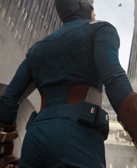 captbowie's tweet photo. steve rogers back shots https://t.co/OHdbuu9xnc