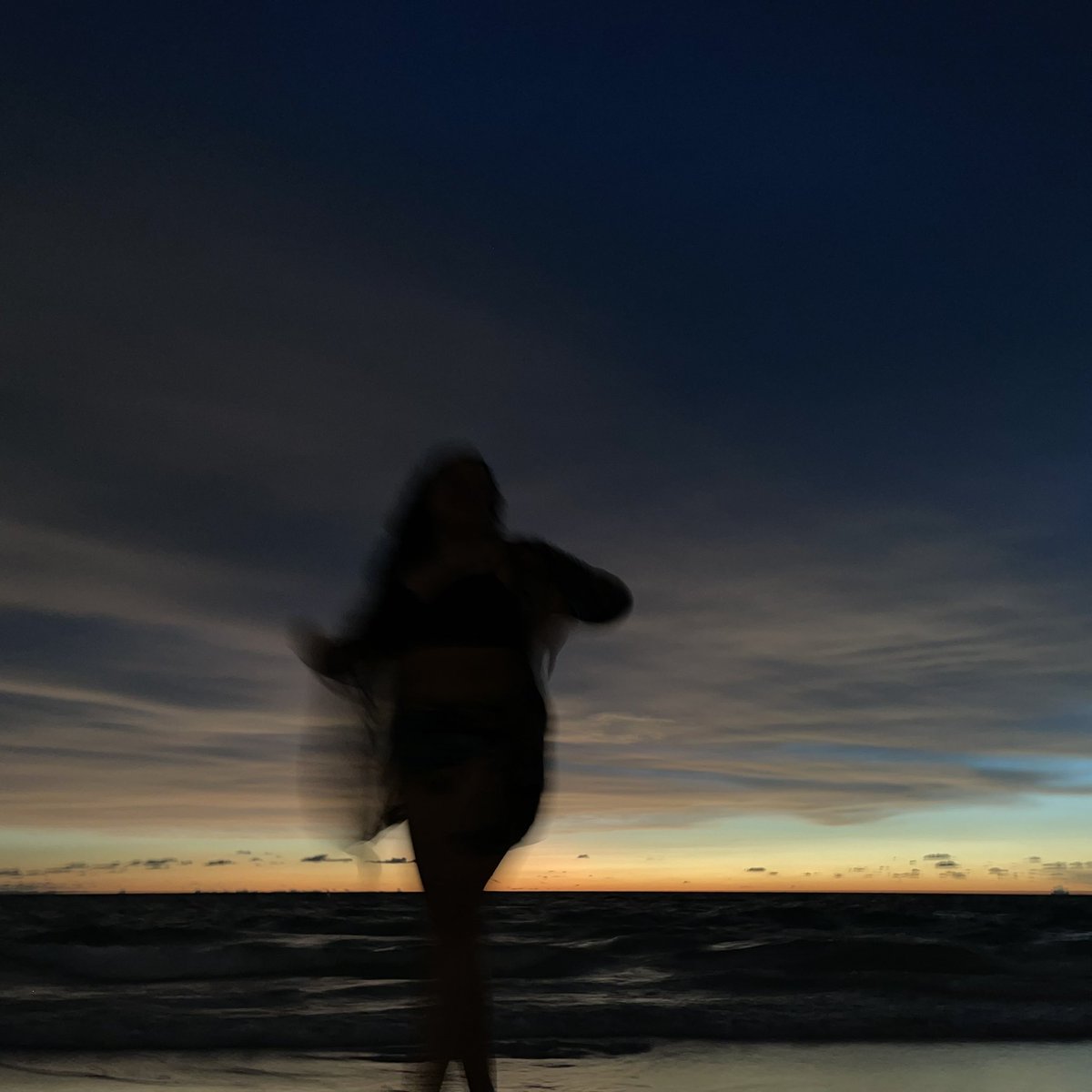 adore_yadiraa's tweet photo. Florida Sun Kissed &amp; Sunsets.  🌊 💛 https://t.co/0jLM5J1Rjk