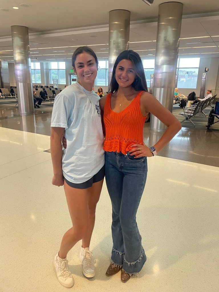 🎓 "We’re in town from Colorado for orientation at Samford!"

Welcome to Birmingham, Savanah and Ammory—your college adventure starts now!
#FlyBHM #TravelerStories