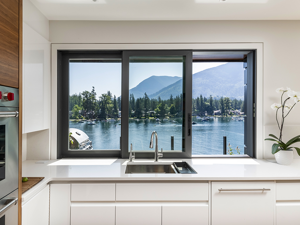 📷 Seamless seasons. Effortless entertaining.
Custom builders and designers are loving the Westeck GrandView Multi Slide Door as a countertop passthrough window—blurring the lines between kitchen and patio.
.
📷Carsten Arnold Photography
#WesteckWindows #GrandviewMultislide