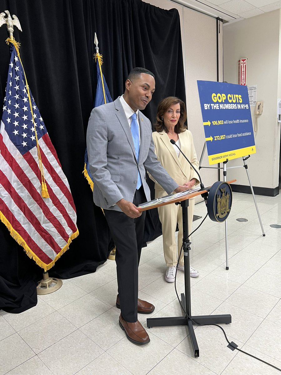 Morgan McKay (@morganfmckay) on Twitter photo Rep <a href="/RitchieTorres/">Ritchie Torres</a> is asked about his change when speaking about <a href="/GovKathyHochul/">Governor Kathy Hochul</a> -he one time called her ineffective at governing
“I'll be honest.. there have been moments when I've underestimated the gov & My message to Trump is, you underestimate Gov. Hochul at your peril" Rep <a href="/RitchieTorres/">Ritchie Torres</a> is asked about his change when speaking about <a href="/GovKathyHochul/">Governor Kathy Hochul</a> -he one time called her ineffective at governing
“I'll be honest.. there have been moments when I've underestimated the gov & My message to Trump is, you underestimate Gov. Hochul at your peril"