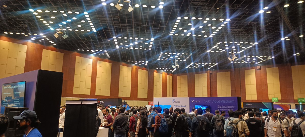 vibrantshakya's tweet photo. Belated post from #KubeCon Hyderabad (Aug 6–7). 
Biggest takeaway: connecting with like‑minded folks!

Key themes: platform engineering, observability, Kubernetes cost optimization, and ML Ops. 

#CloudNative #DevOps #Kubernetes #FinOps #MLOps #CNCF https://t.co/s1ObuyvoJP