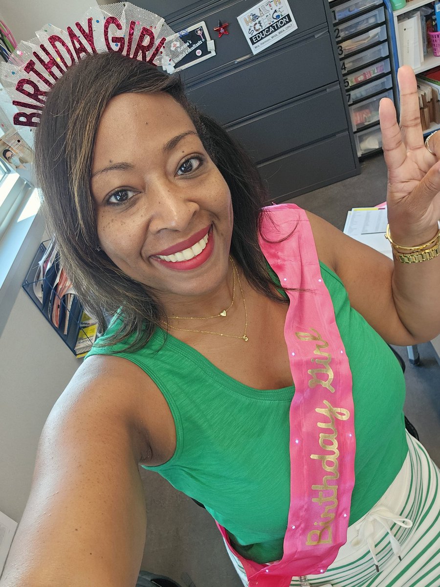 Mrs. Sherita Harmon ✨ Your Fav Teacher tweet media