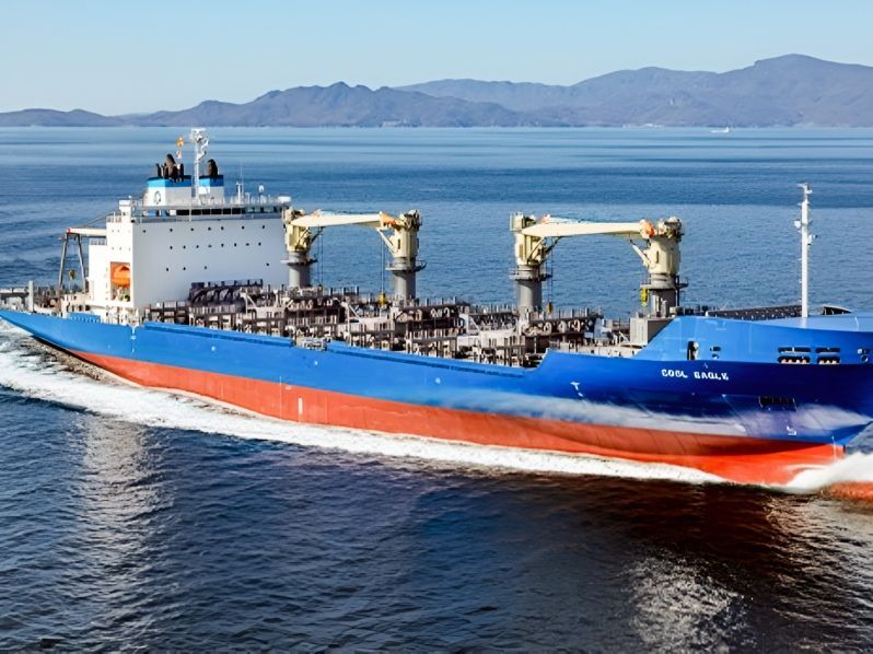 Cool Carriers recibe nuevo buque frigorífico para movilizar productos perecederos desde Ecuador a San Petersburgo <a href="/Alphaliner/">Alphaliner</a> #MundoMaritimo buff.ly/RqYwViv