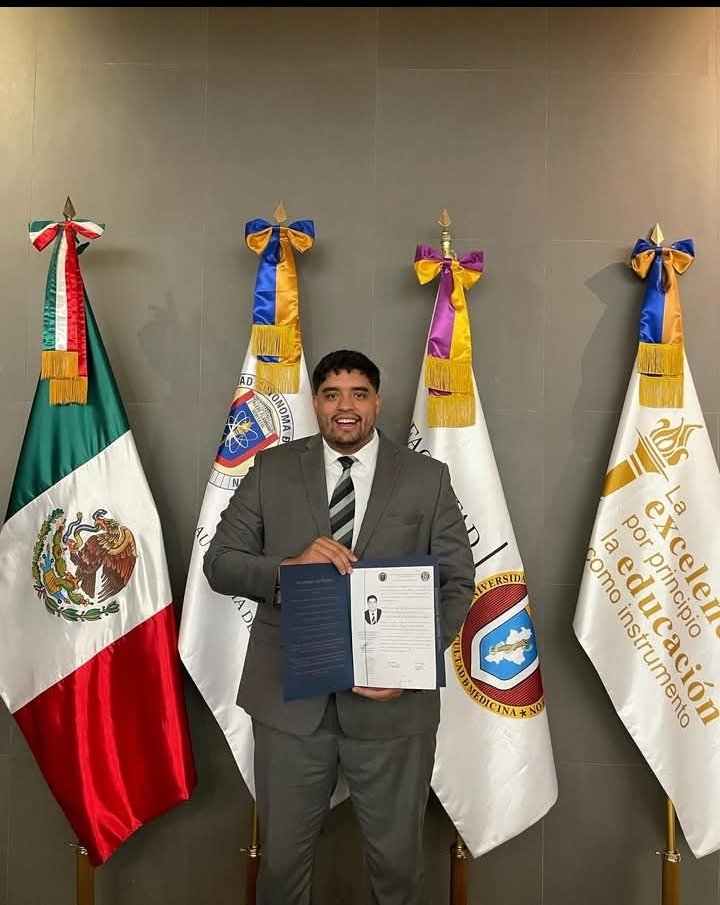 Sebastián Moreno (@sebasfootball) on Twitter photo Del roster 2025 que va a presentar <a href="/UANL_Autenticos/">Autenticos Tigres UANL</a> 26 de sus jugadores serán alumnos de Maestría.
Es la cifra más alta para la U en su historia en <a href="/OnefaOficial/">ONEFA Oficial</a>
Gran trabajo del Dr Zamora y su staff.
Aquí vemos al Dr Football, el OL Miguel Luna, graduado de Medicina. Del roster 2025 que va a presentar <a href="/UANL_Autenticos/">Autenticos Tigres UANL</a> 26 de sus jugadores serán alumnos de Maestría.
Es la cifra más alta para la U en su historia en <a href="/OnefaOficial/">ONEFA Oficial</a>
Gran trabajo del Dr Zamora y su staff.
Aquí vemos al Dr Football, el OL Miguel Luna, graduado de Medicina.