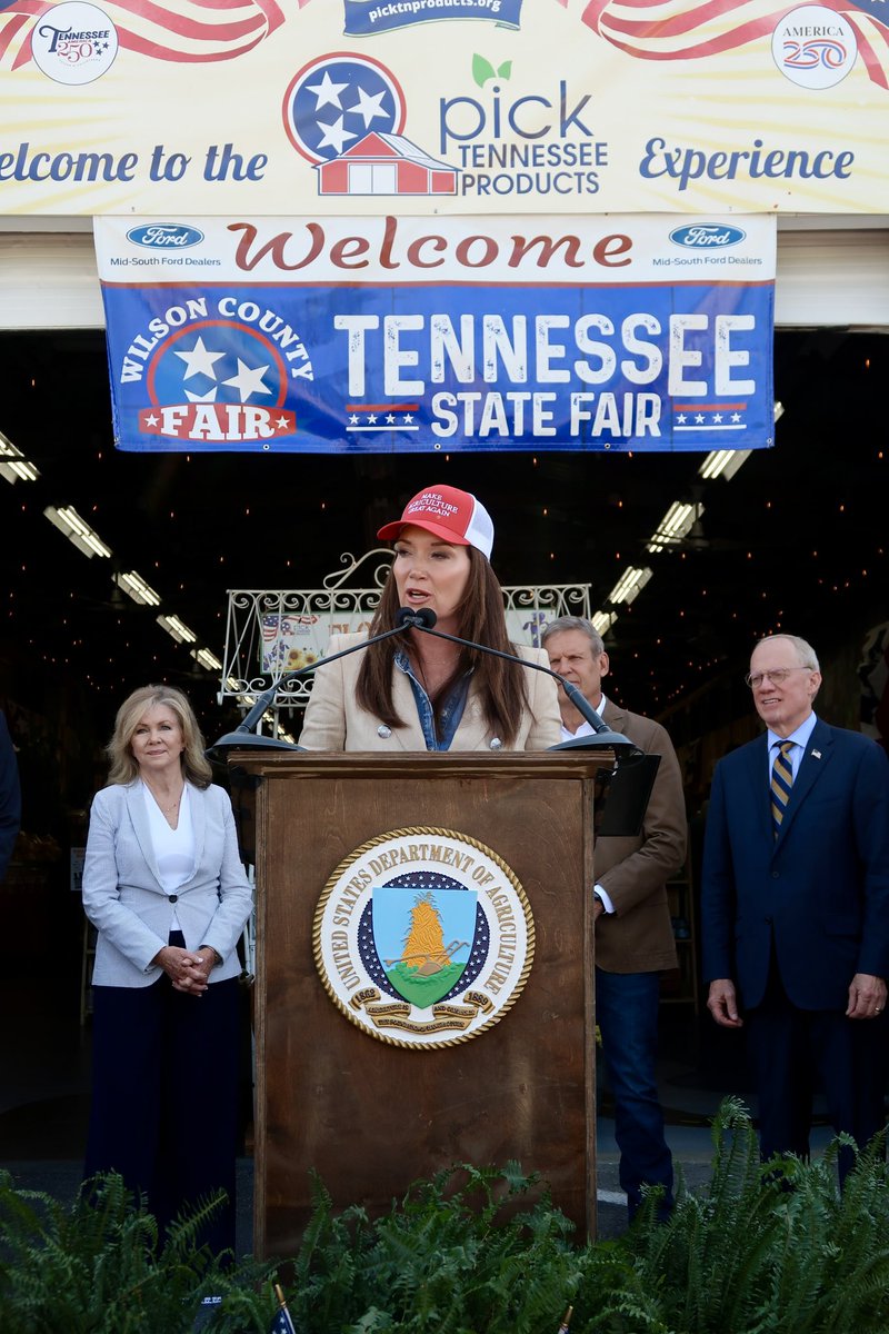 SecRollins's tweet photo. 🚨BIG NEWS for American Farmers!

I just announced in Lebanon, TN - effective immediately - American farmland will NO LONGER use taxpayer dollars to build solar farms. 

Millions of acres of prime farmland is left unusable so Green New Deal subsidized solar panels can be built. This destruction of our farms and prime soil is taking away the futures of the next generation of farmers and the future of our country.

Starting today, @USDA will no longer deploy programs to fund solar or wind projects on productive farmland, ending massive taxpayer handouts. Also ENDING the use of panels made by foreign adversaries like China.

This is AMERICA FIRST. 🇺🇸💪🚜#farmsecurityisnationalsecurity