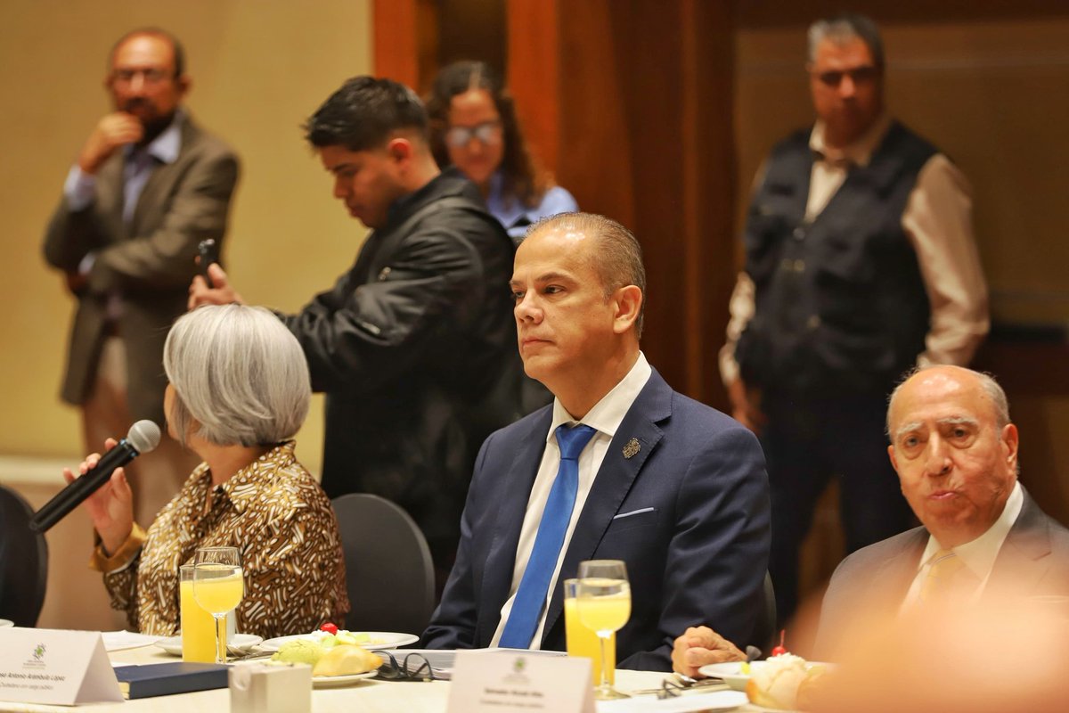 César Medina tweet media