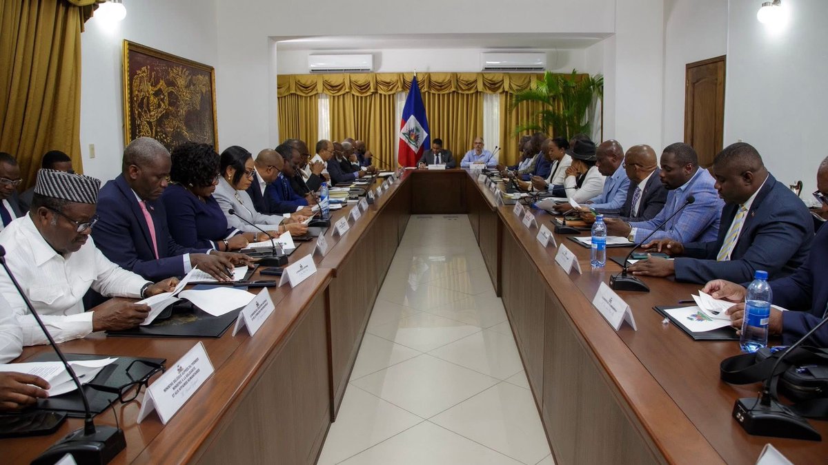 Haïti : réunion gouvernementale stratégique
Un Conseil des ministres se tiendra le 20 août 2025 à la Villa d’Accueil, dans un climat politique marqué par la transition et les discussions autour d’un possible remaniement ministériel. #Haïti #Politique #Remaniement #gouvernance