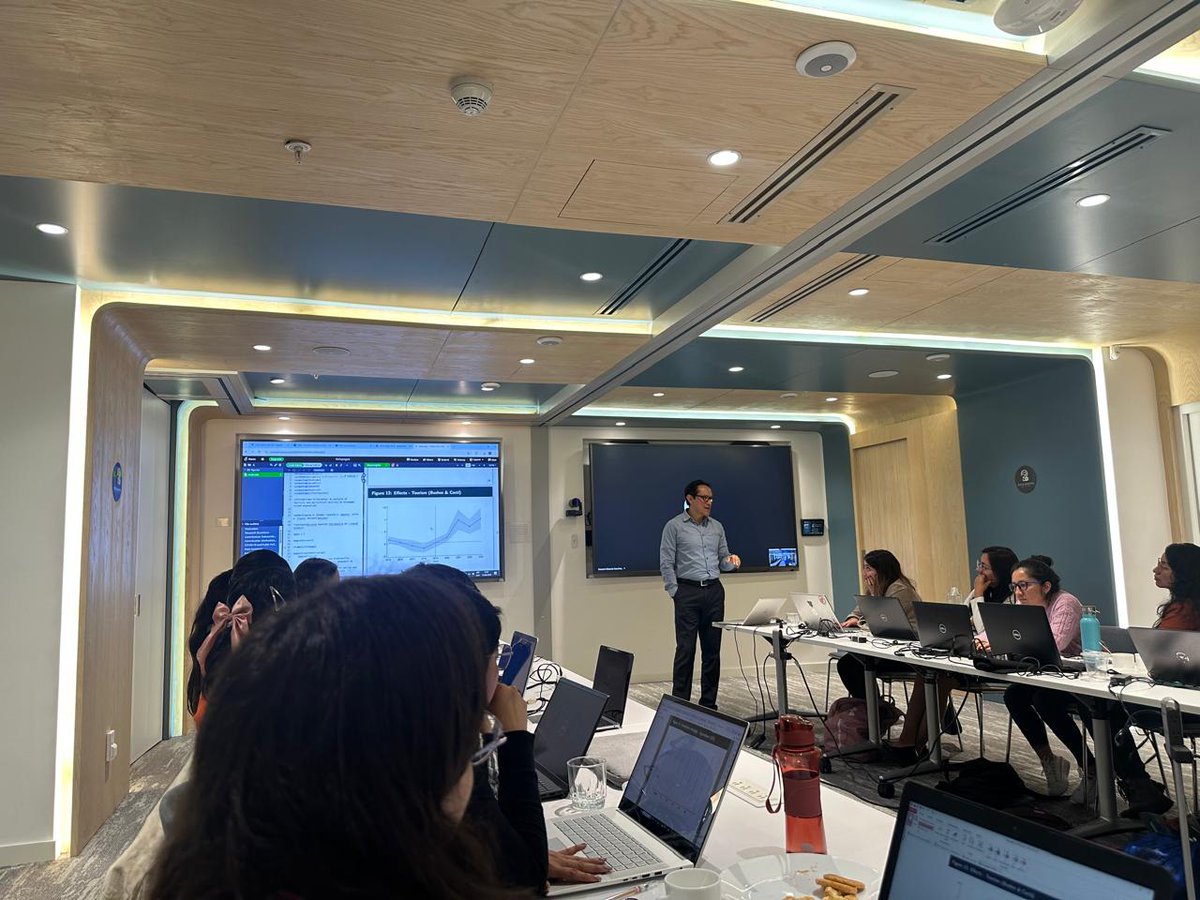 CIEC ESPOL (@ciec_espol) on Twitter photo 📊 Del 12 al 14 de agosto en Quito, el director del CIEC <a href="/gonzalo_san542/">Gonzalo Sanchez</a> participó como facilitador en el Taller de Evaluación de Impacto organizado por el <a href="/el_BID/">Banco Interamericano de Desarrollo</a>, junto a nuestros Investigadores Junior que asistieron como participantes. 🚀✨ 📊 Del 12 al 14 de agosto en Quito, el director del CIEC <a href="/gonzalo_san542/">Gonzalo Sanchez</a> participó como facilitador en el Taller de Evaluación de Impacto organizado por el <a href="/el_BID/">Banco Interamericano de Desarrollo</a>, junto a nuestros Investigadores Junior que asistieron como participantes. 🚀✨