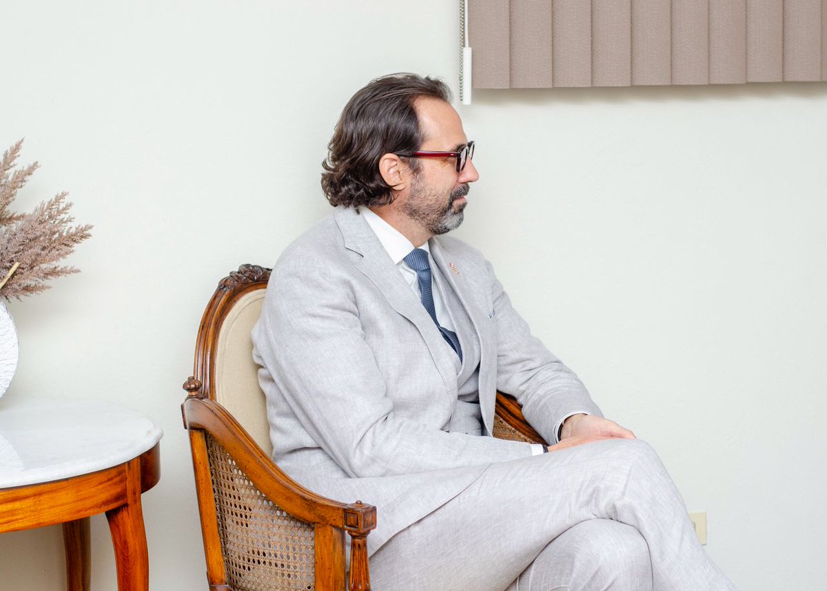 hansjosephl1's tweet photo. J'ai reçu ce lundi 18 août 2025 une visite de courtoisie de l'Ambassadeur du Canada en Haïti @AFGiroux @AmbCanHaiti. L'@ULCCHaiti se réjouit de cette bonne coopération avec le Canada qui soutient activement la lutte contre la corruption en Haïti, à travers, entre autres, des formations hautement spécialisées pour nos enquêteurs et un programme de renforcement significatif de notre capacité opérationnelle. 
Nos fructueux échanges ont également porté sur la nécessité de rendre effectif le pôle judiciaire spécialisé concernant les crimes financiers afin de mettre un terme définitif à l'impunité qui nourrit la corruption en Haïti.