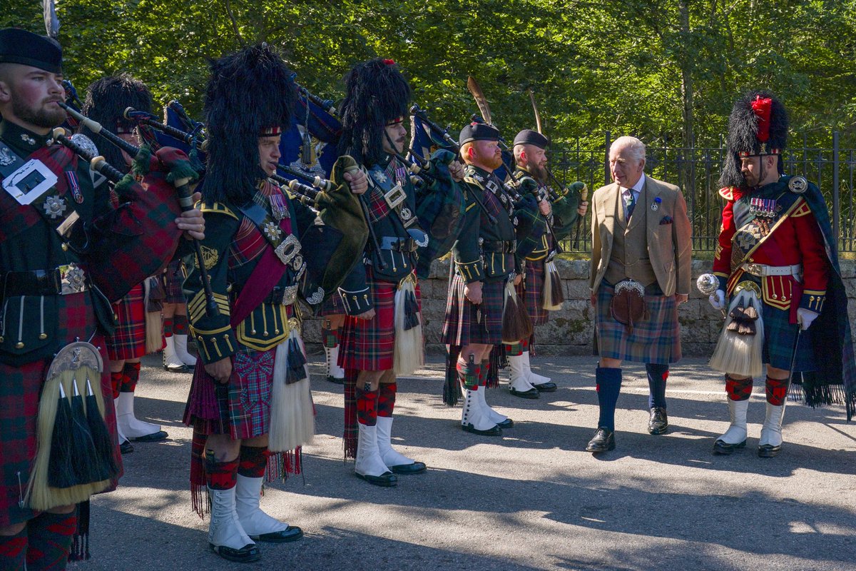 The Royal Family tweet media